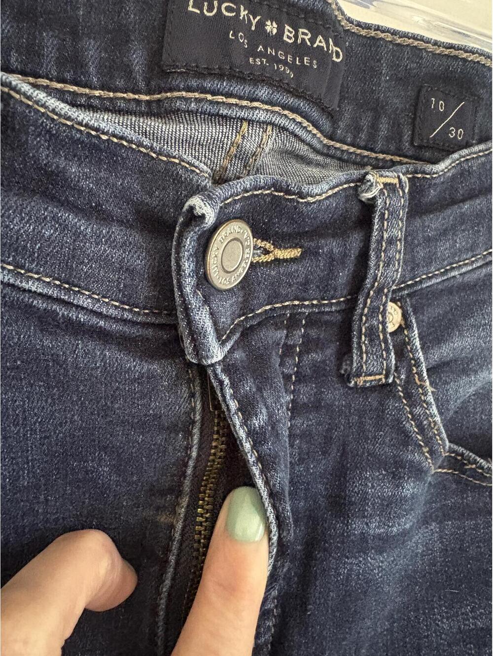 Lucky Brand | Women’s Stevie High Rise Flare Dark Wash Denim Jeans Size 10/30 - Picture 2 of 8